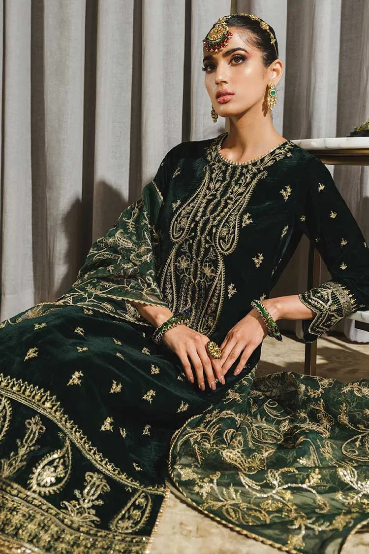 02 Jaha Aara Tehwaar Luxury Velvet Wedding Collection