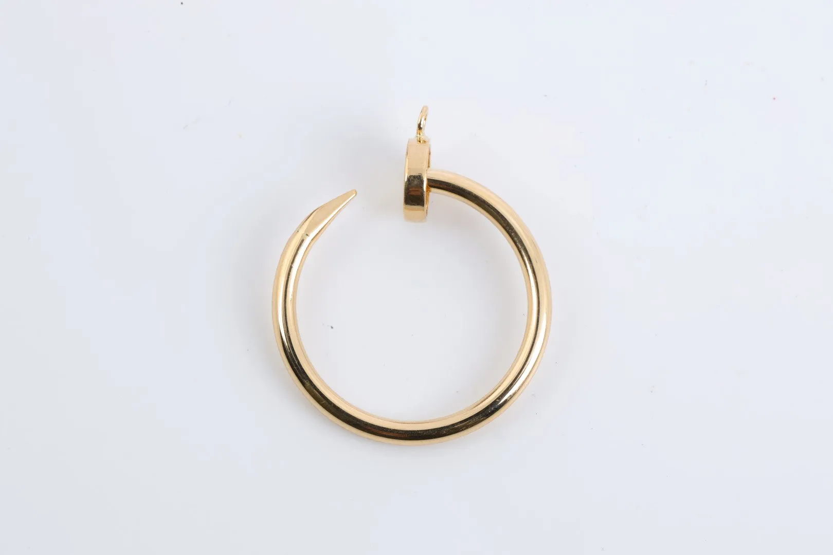 18k Yellow Gold Curved Nail Circle Pendant (2.45g.)