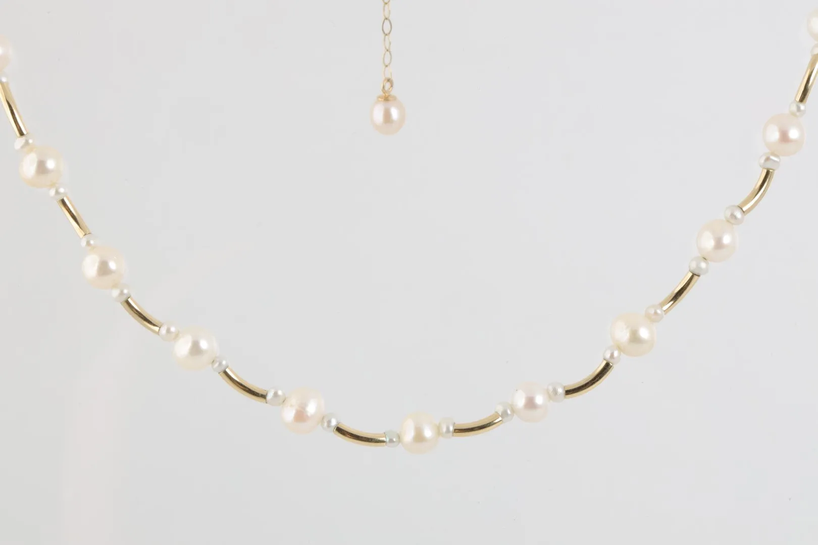 18" 14k Yellow Gold Pearl Necklace with Gold Spacers (11.61g.)