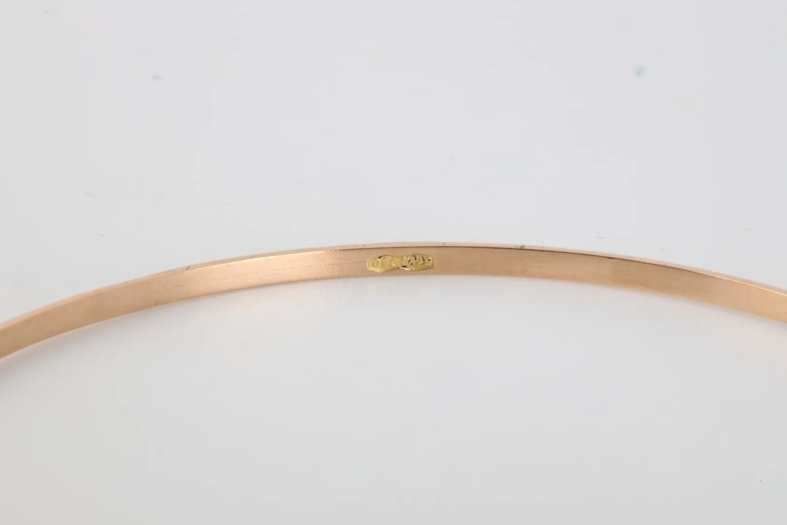 8” 18k Yellow Gold Bangle Bracelet (4.90g.)