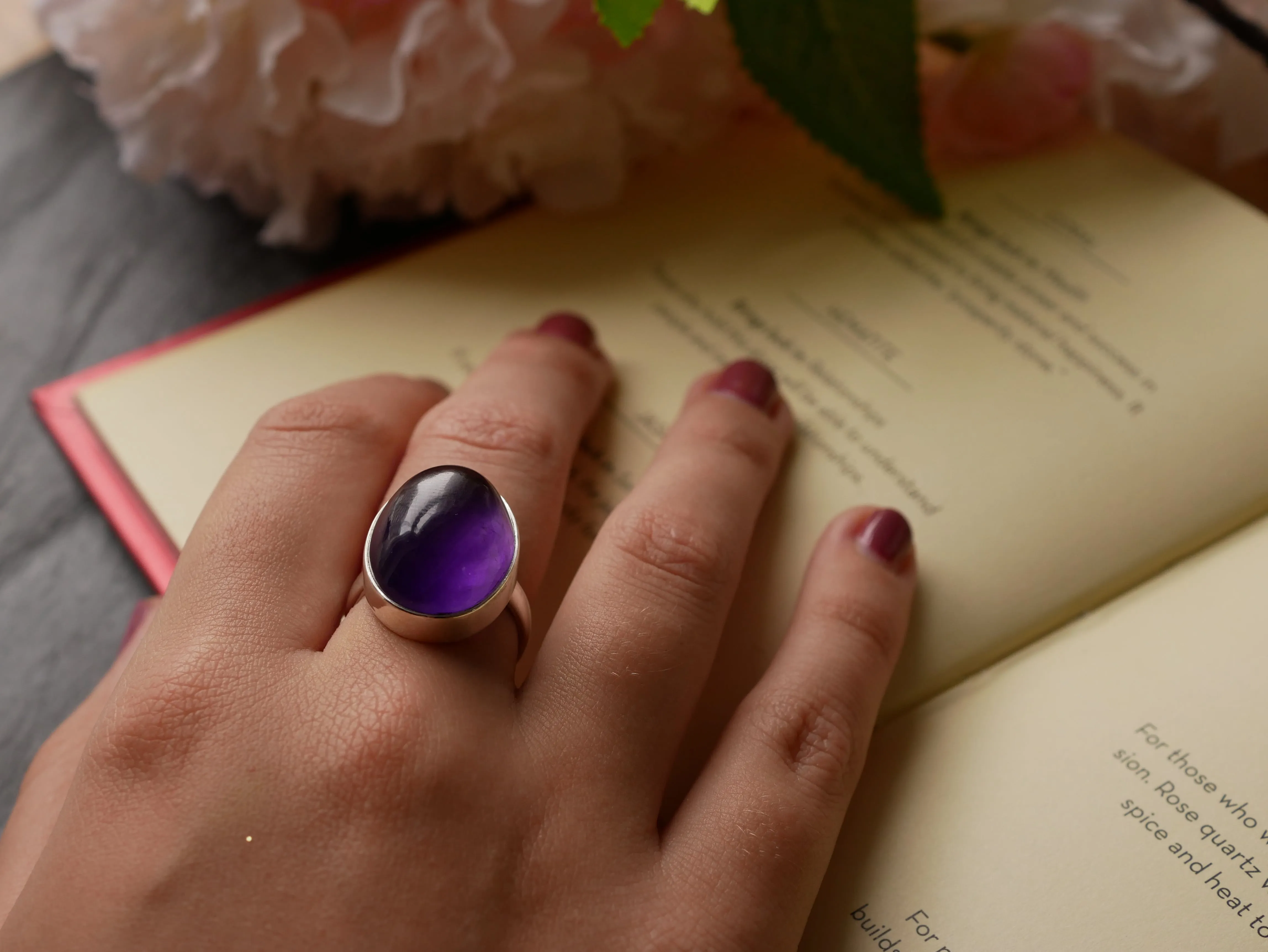 Amethyst Akoni Ring - Medium Oval