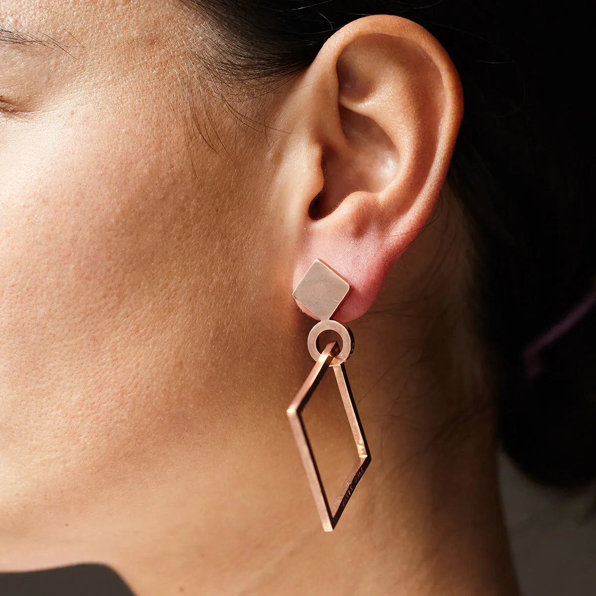 F 665 - Loose Rectangle Earrings