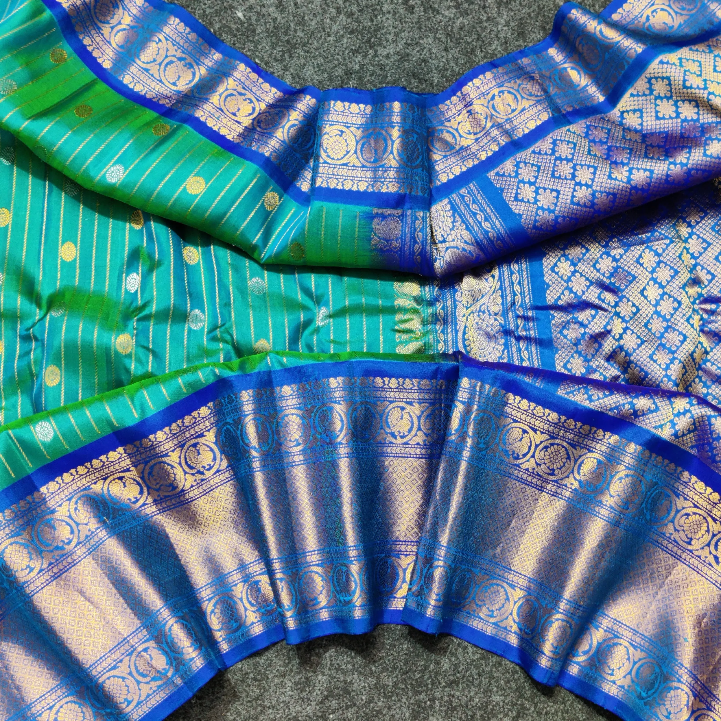 Gadwal Puresilk check sarees - GPS53