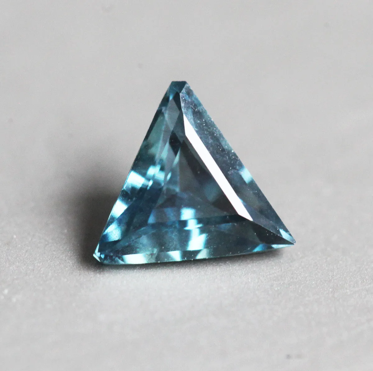 Loose 0.80 Ct Triangle Teal Sapphire