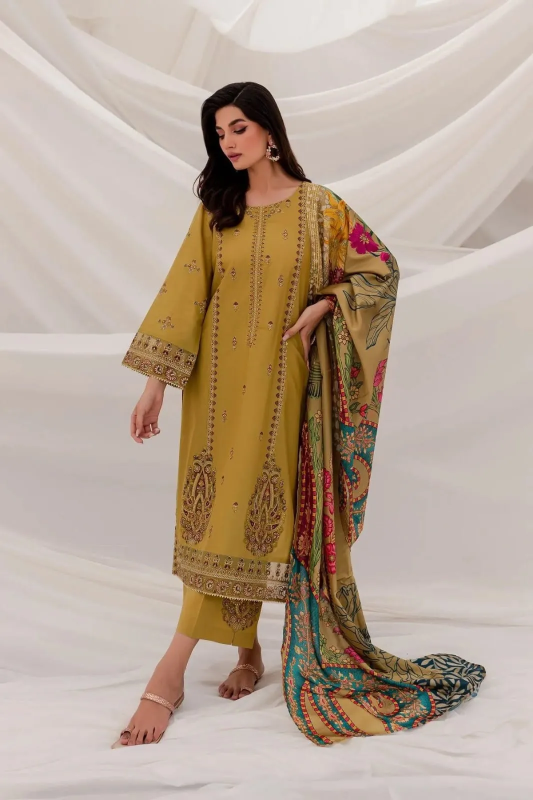 Sapphire Embroidered Lawn Three Piece SPW-857