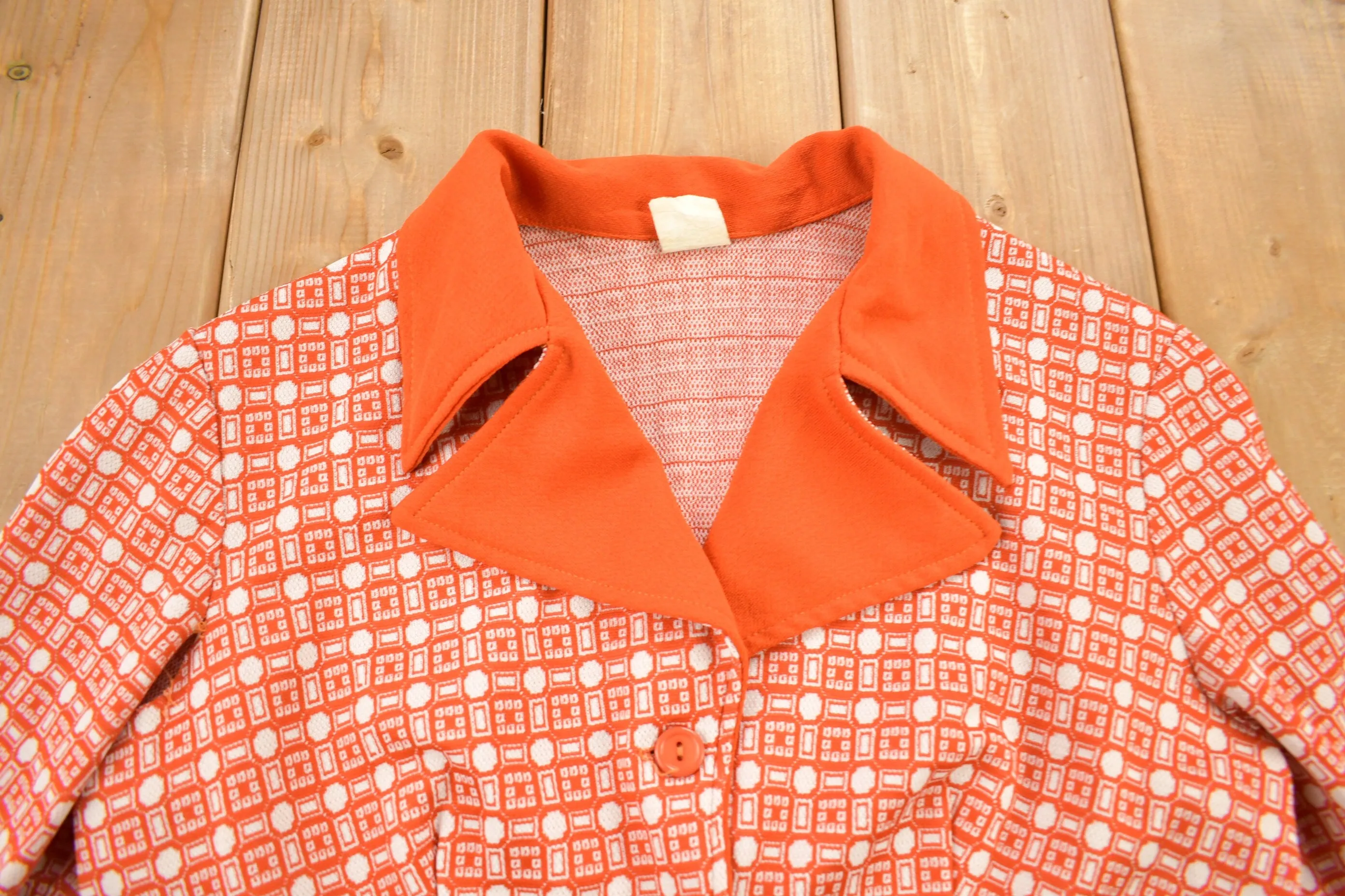 Vintage 1960s Orange Geo Metric Pattern Button Up Overcoat / Blouse / True Vintage / Dagger Collar / Retro Womenswear / 1960s Fashion